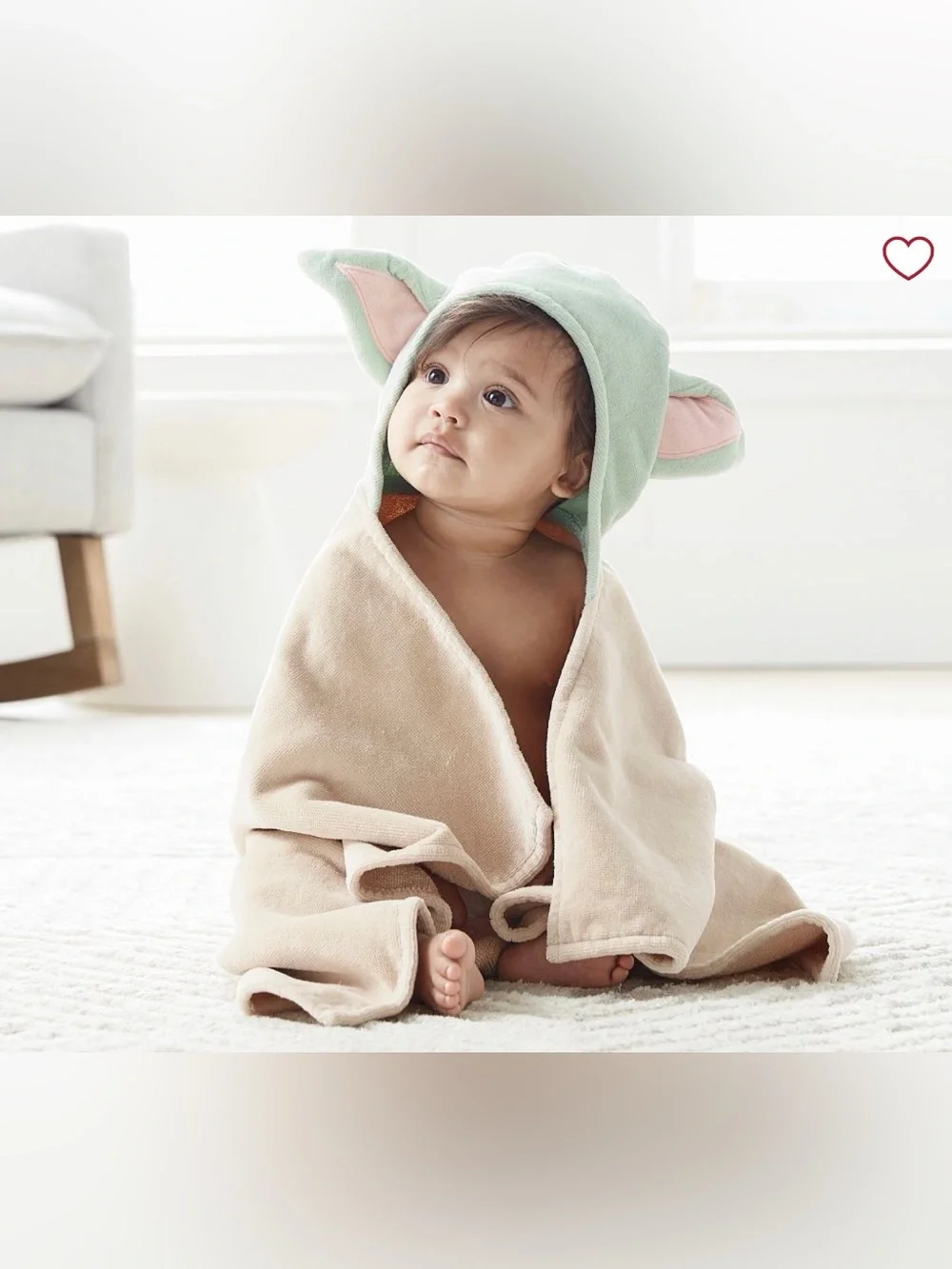 Pottery Barn Kids Star Wars The Mandalorian Grogu Baby Yoda Hooded Towel Bath